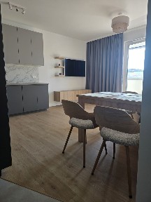 Wynajmę mieszkanie 43m2 z dużym balkonem przy ul.Powstańców 19