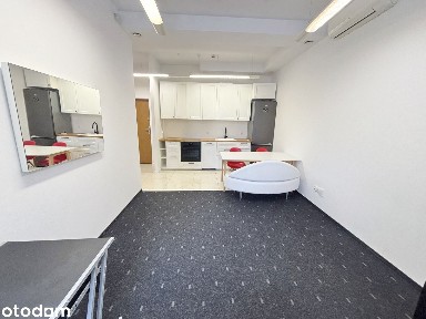 40m2 w centrum miasta z miejscem parkingowym