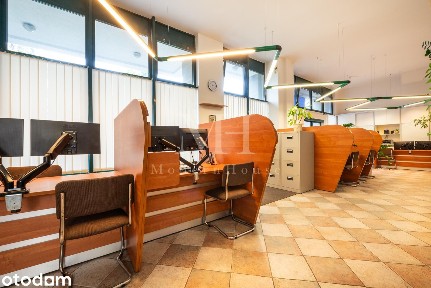 Gotowy lokal usługowy | Duże witryny | 4 m wysokości | Wąwozowa 32