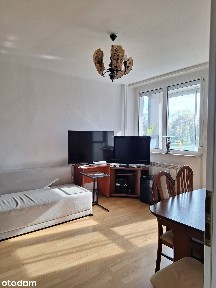 Trzypokojowe mieszkanie z oddzielną kuchnią - Sadyba
