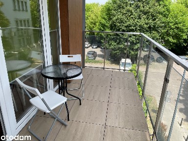 Bezpośrednio kawalerka Ochota ul. 1 Sierpnia 32 balkon parking ciche