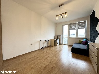2 oddzielne pokoje! Balkon, dobra komunikacja, ogrzewanie miejskie.