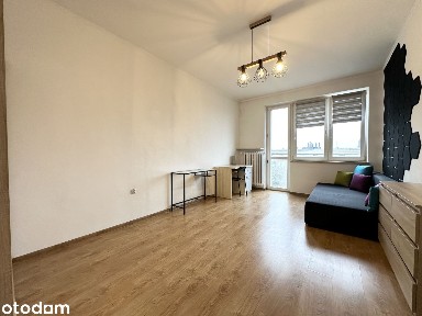 2 oddzielne pokoje! Balkon, dobra komunikacja, ogrzewanie miejskie.