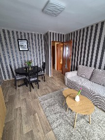 Do wynajęcia bardzo ładne, jasne i zadbane 3-pokojowe mieszkanie o powierzchni 50,4 m² Balkon, Piwnica, położone w Kwidzynie przy ul. Kołłątaja 2.