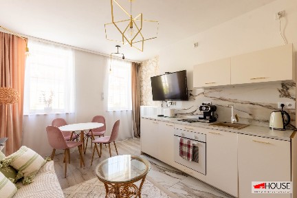 Mieszkanie 2 pokoje- widok na RYNEK - 38,90 m2- PEREŁKA-WYPOSAŻONA