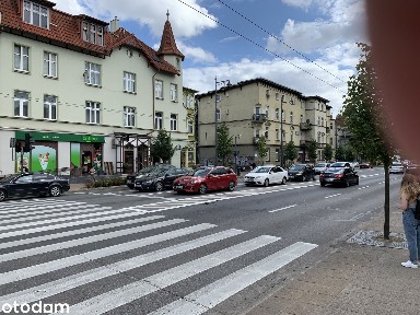 Lokal usługowy z witryną w doskonałej lokalizacji dworzec PKP SKM