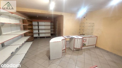 Lokal przy głównej drodze.