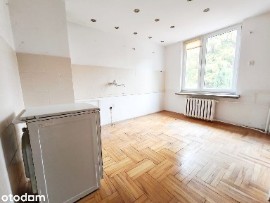 Dom w zabudowie szeregowej z garażem i piwnicą. ul Podhalańska 21