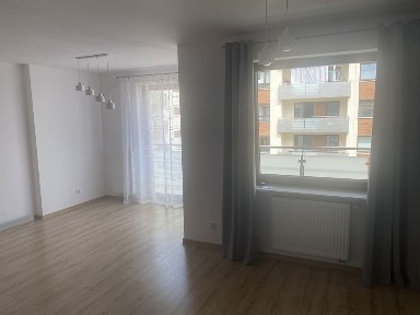 Do wynajecia komfortowe trzy pokojowe mieszkanie ul. Zamojska 25