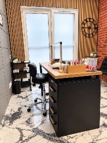 Podnajem stanowiska do manicure