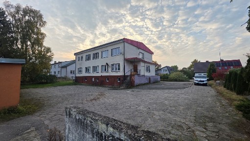 Budynek biurowy na mieszkania pracownicze dla firmy