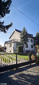 Rodzinny dom z charakterem na obrzeżach Łodzi w wiejskiej scenerii