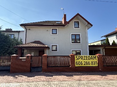 Dom jednorodzinny z ładną działką w dobrej lokalizacji