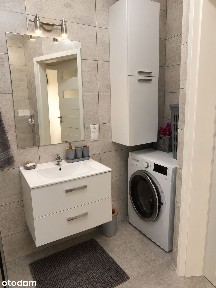Wykończone, osobna kuchnia, miejsce postojowe