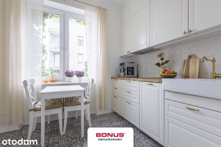 80 m², 4 pokoje, 5 min od Łazienek