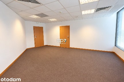 Pokój biurowy na parterze