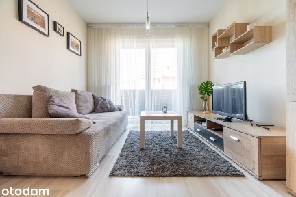 Jasne i umeblowane 2 pokoje z balkonem