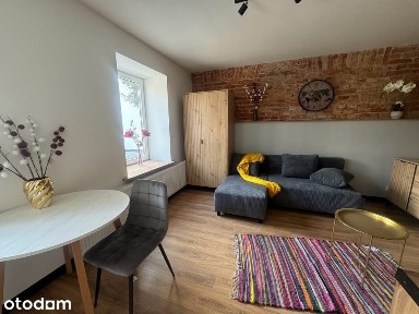 Gotowiec inwestycyjny! Klimatyczna kawalerka 22m² w kamienicy
