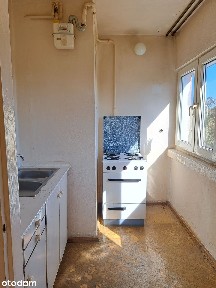 M2 kawalerka Teofilów, balkon, do remontu