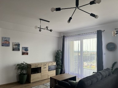 Nowe, przestronne, 3 pokojowe, w pelni umeblowane mieszkanie w Zamosciu przy ulicy Kresowej.