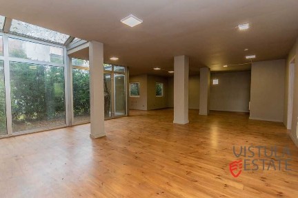 Budynek 300 m2 powierzchni biurowej + 80 m2 piwnicy