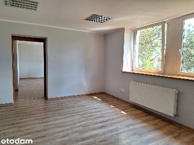 Pomieszczenia biurowe 97,15 m² z opcją wynajmu placu