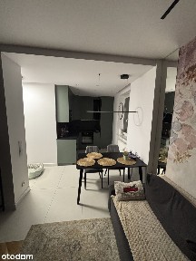 Mieszkanie do wynajęcia z balkonem i 2 miejscami parkingowymi.