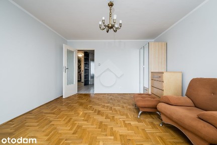 2 poziomy, 6 pokoi, loggia, piwnica, tramwaj 400m, parking