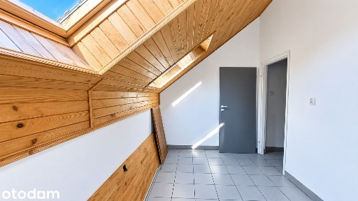 Lokal użytkowy na 1 - piętrze, parking, dostępny natychmiast