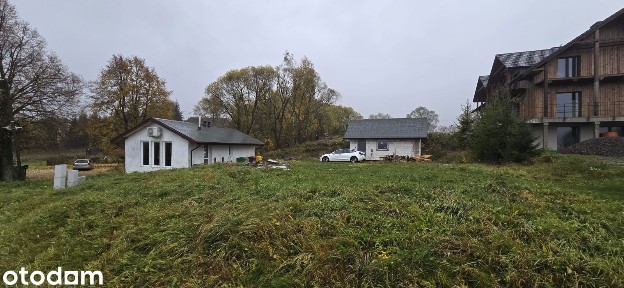 Działka budowlana 705 m² z domkiem i garażem - Lutowiska, Bieszczady