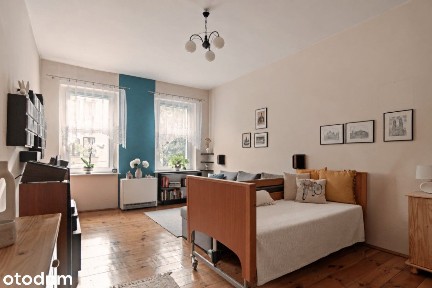 3 pokoje z loggią w klimatycznej kamienicy na Łazarzu | 63,9 m²