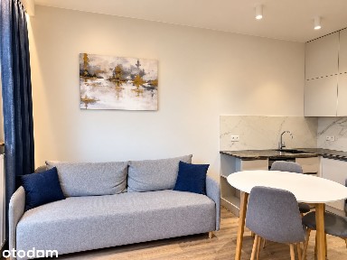 42 m² | 2 pokoje | Duży taras | Klimatyzacja | Metro Wola