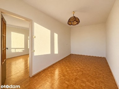3- pokojowe mieszkanie w centrum z balkonem.