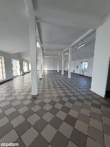 Lokal usługowy na parterze z parkingiem