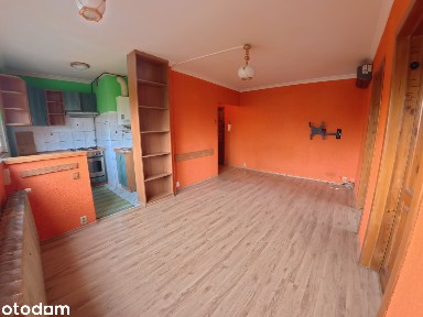 3-pokojowe mieszkanie w centrum z dużym balkonem i klimatyzacją