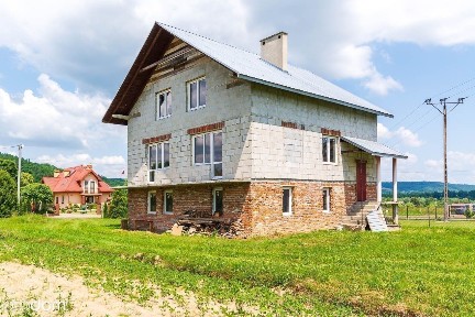 Dom w stanie surowym w Korytnikach