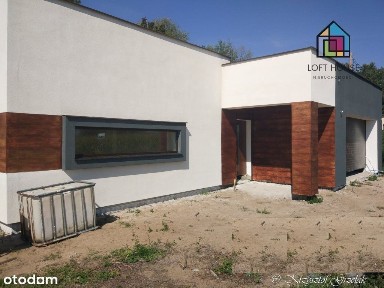 Nowoczesny dom dla rodziny lubiącej przestrzeń.