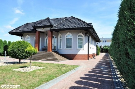 Parterowy dom w ścisłym centrum Jarocina.